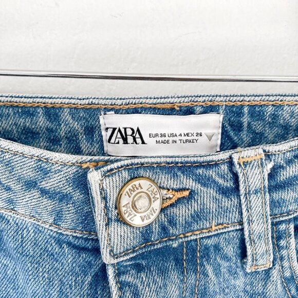 Zara - Light-Wash Distressed High-Waisted Straight-Leg Denim Jeans - Picture 3 of 5